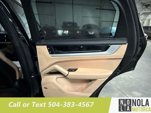 Used 2024 Porsche Cayenne Coupe image 29