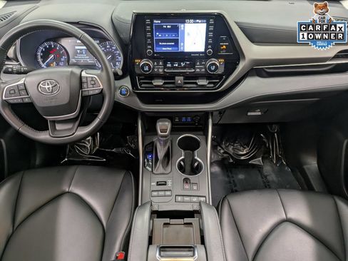 Used 2022 Toyota Highlander XLE AWD/4WD image 24