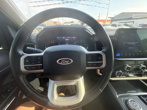 Used 2022 Ford Expedition XLT RWD image 30