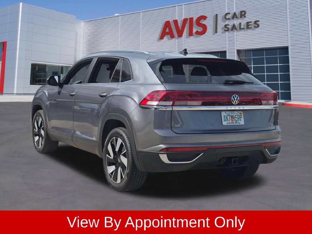 Used 2025 Volkswagen Atlas Cross Sport SE FWD image 9