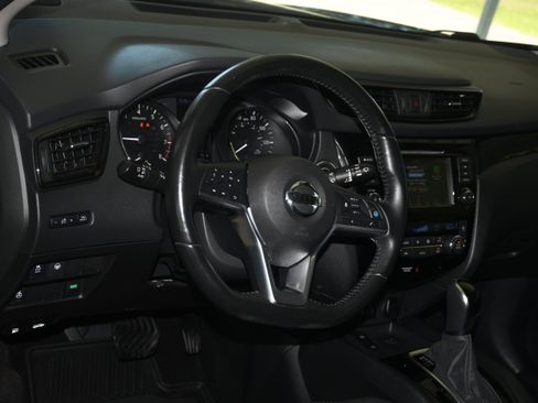 Used 2019 Nissan Rogue Sport SV w/ Technology Package FWD image 6