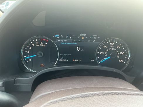 Used 2019 Ford F150 Lariat w/ Equipment Group 501A Mid AWD/4WD image 21