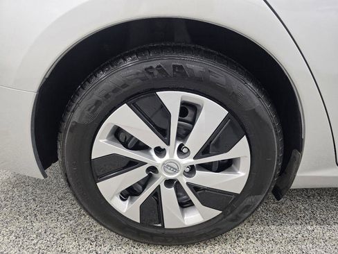 Used 2024 Nissan Altima 2.5 S FWD image 35