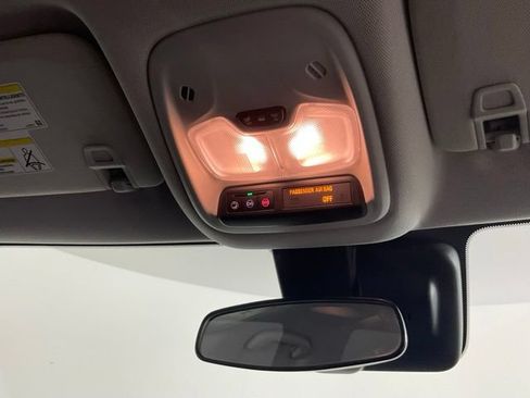 Used 2025 Chevrolet TrailBlazer LT FWD image 20