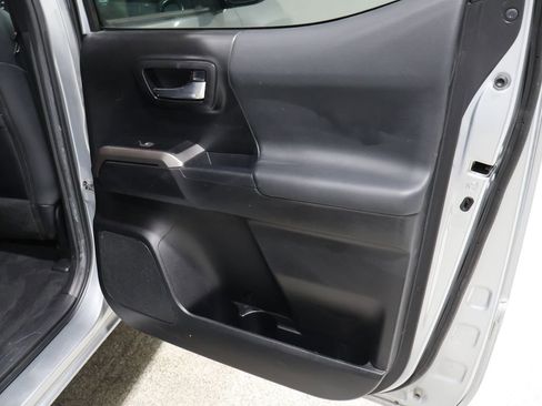 Used 2023 Toyota Tacoma Limited image 21