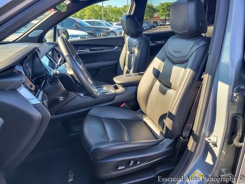 Certified 2024 Cadillac XT6 Premium Luxury w/ Technology Package AWD/4WD image 11