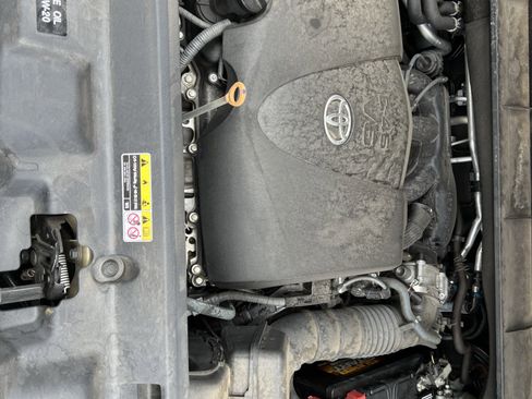 Used 2020 Toyota Highlander XLE image 36