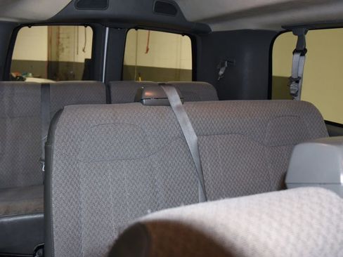 Used 2017 Chevrolet Express 3500 LT w/ LT Preferred Equipment Group RWD image 17