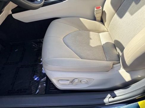 Used 2020 Toyota Camry LE FWD image 15