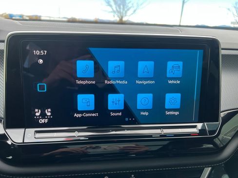 Certified 2024 Volkswagen Atlas Cross Sport SEL Premium R-Line image 21