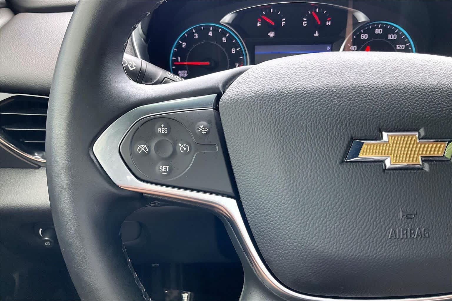 Used 2023 Chevrolet Traverse LT FWD image 18