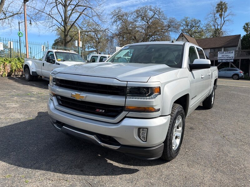 Used 2018 Chevrolet Silverado 1500 LT w/ All Star Edition AWD/4WD image 3