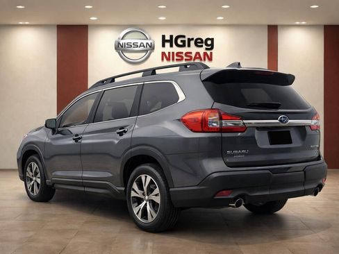 Used 2023 Subaru Ascent Premium AWD/4WD image 2