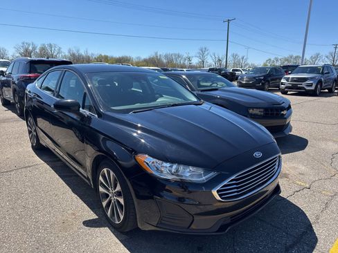 Used 2020 Ford Fusion SE image 6