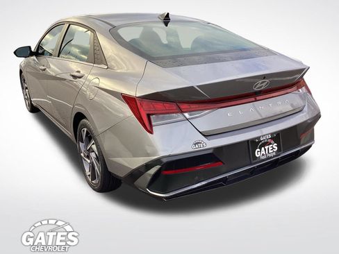 Used 2025 Hyundai Elantra SEL FWD image 7