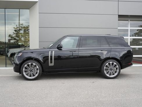 New 2026 Land Rover Range Rover Long Wheelbase SE AWD/4WD image 8