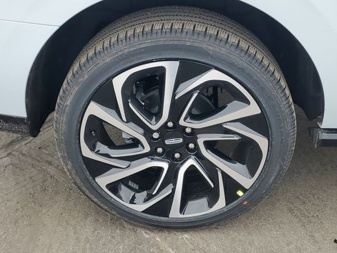 New 2026 Lincoln Navigator Reserve image 5