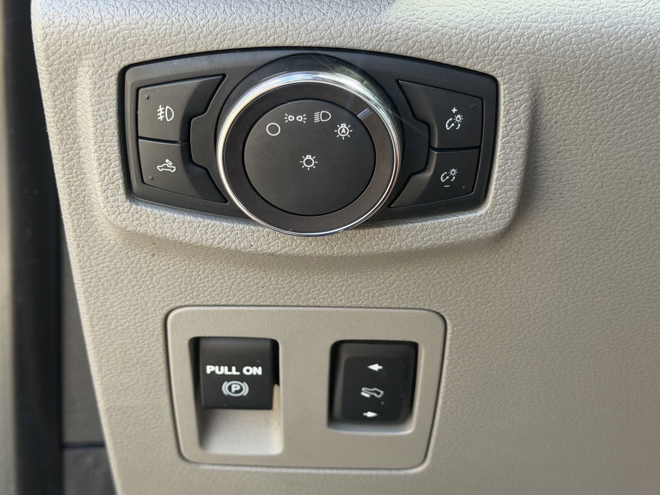 Used 2019 Ford F150 XLT w/ Equipment Group 302A Luxury AWD/4WD image 27