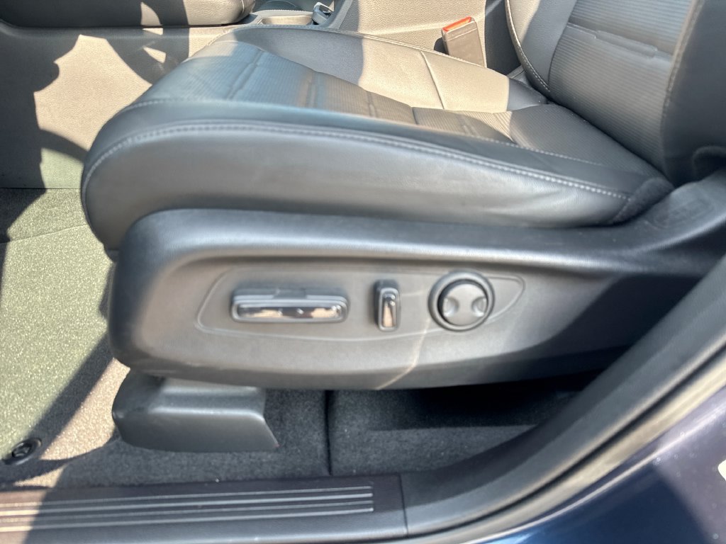 Used 2025 Honda CR-V EX-L image 15