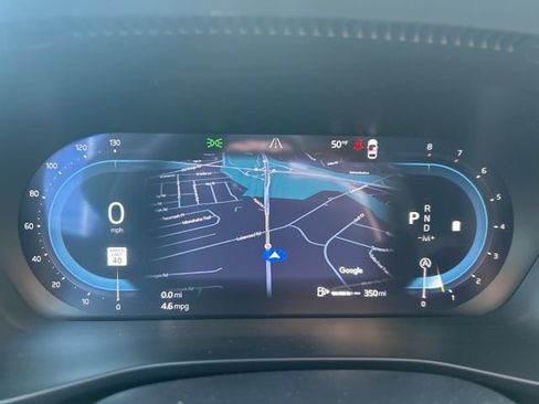 Certified 2025 Volvo XC40 B5 Plus AWD/4WD image 20
