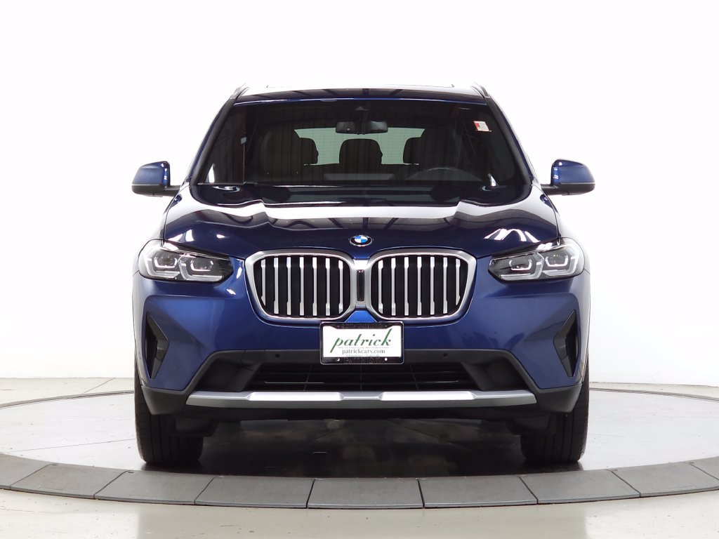 Used 2023 BMW X3 xDrive30i w/ Premium Package w/ZPA AWD/4WD image 2