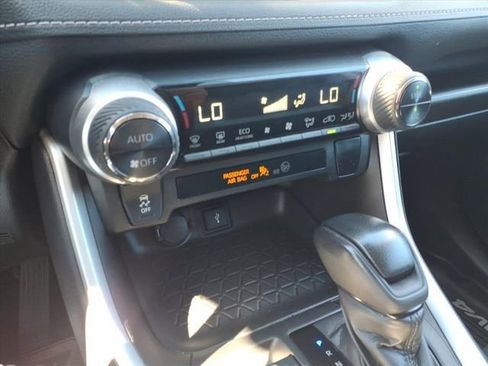 Used 2020 Toyota RAV4 LE image 20