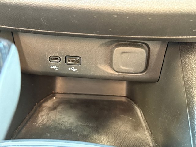 Used 2025 Buick Envista Preferred FWD image 20