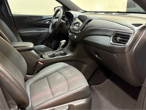Used 2022 Chevrolet Equinox RS w/ Infotainment Package FWD image 18