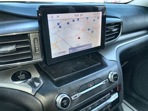 Used 2020 Ford Explorer XLT w/ Equipment Group 202A image 16