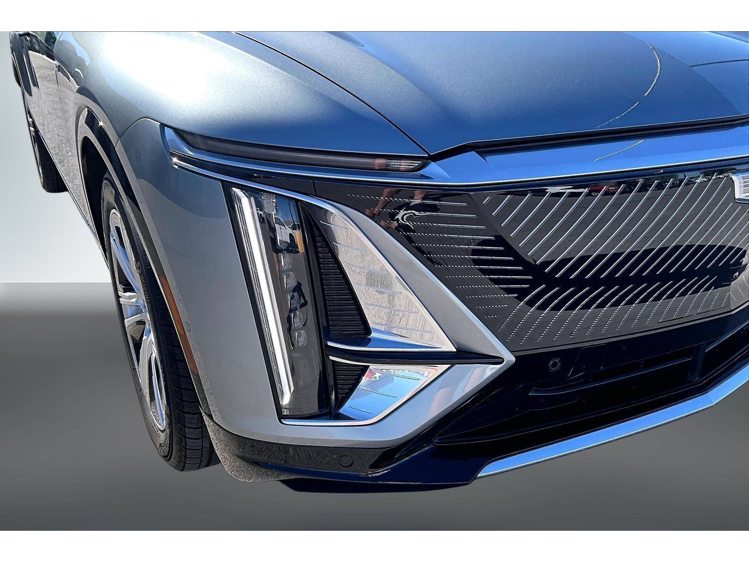 Used 2024 Cadillac Lyriq Tech w/ Driver Assist Package AWD/4WD image 32