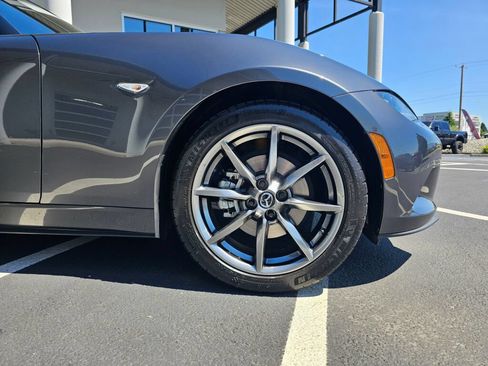 Used 2023 MAZDA MX-5 Miata Grand Touring RWD image 9
