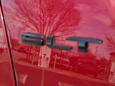 Used 2021 GMC Acadia SLT w/ Elevation Edition image 9