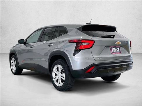 Used 2024 Chevrolet Trax LS FWD image 13