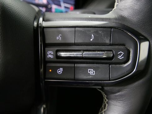 Used 2025 GMC Yukon Denali Ultimate AWD/4WD image 26