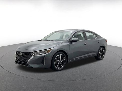 Used 2025 Nissan Sentra SV FWD image 3