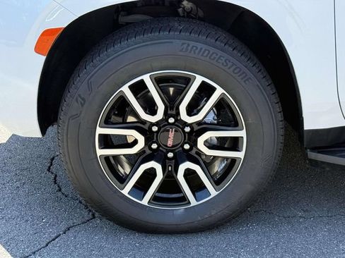 Certified 2024 GMC Yukon AT4 w/ Technology Package AWD/4WD image 8