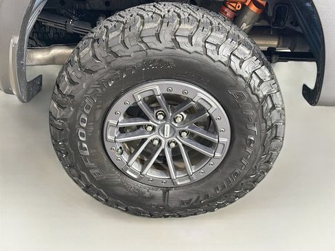Used 2019 Ford F150 Raptor w/ Equipment Group 802A Luxury AWD/4WD image 36