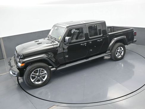 Used 2024 Jeep Gladiator Sport w/ Premium Package image 49