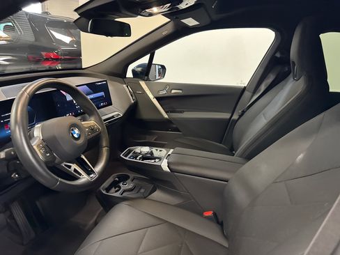 Used 2025 BMW iX xDrive50 w/ Premium Package image 8