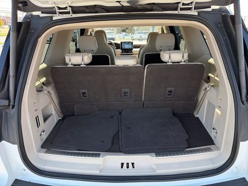 Certified 2021 Lincoln Navigator Reserve w/ Luxury Package image 17