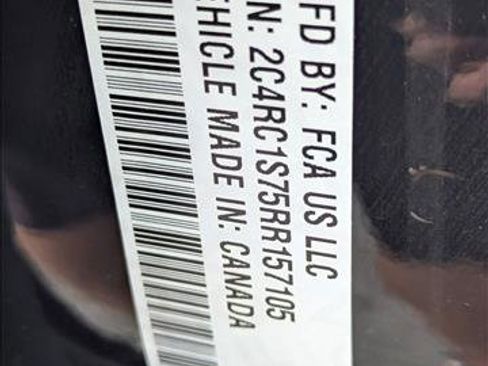 Used 2024 Chrysler Pacifica Select image 25