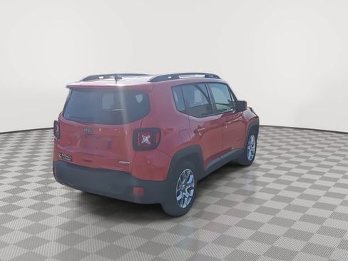 Used 2018 Jeep Renegade Latitude w/ UConnect 8.4 Nav Group FWD image 8