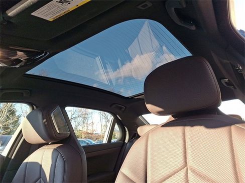 Used 2025 BMW 740i xDrive w/ Premium Package image 13