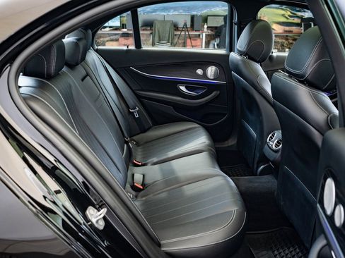 Used 2018 Mercedes-Benz E 400 4MATIC Sedan image 37