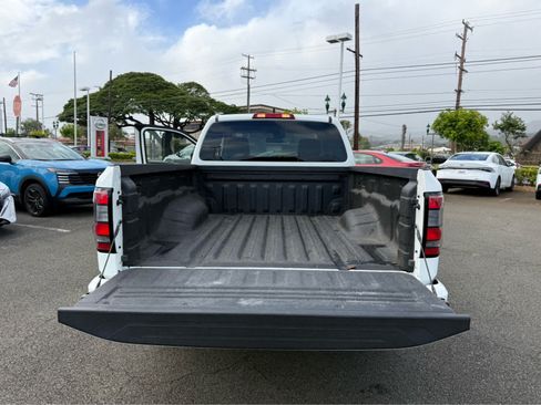 Used 2025 Nissan Frontier SV RWD image 12