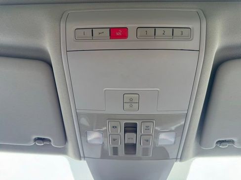 Used 2018 Volkswagen Atlas SEL AWD/4WD image 26
