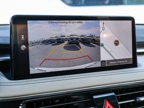 Used 2025 Genesis G70 2.5T image 28