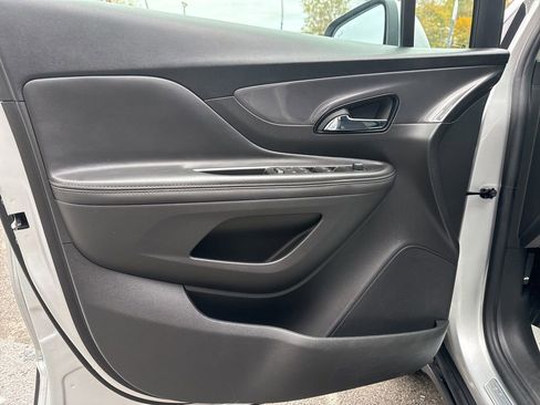 Used 2022 Buick Encore Preferred w/ Safety Package image 17