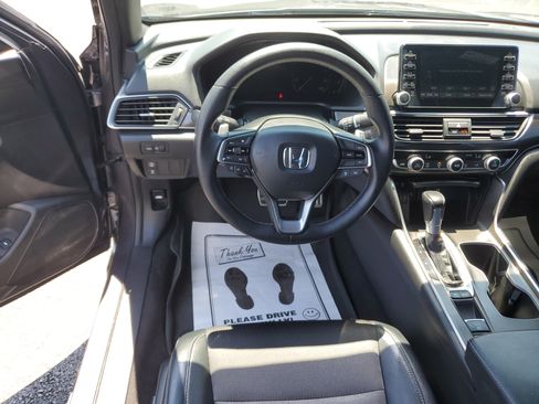Used 2018 Honda Accord Sport image 9