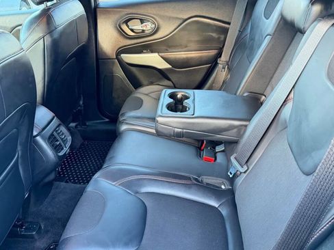 Used 2017 Jeep Cherokee Trailhawk w/ Cold Weather Group image 26